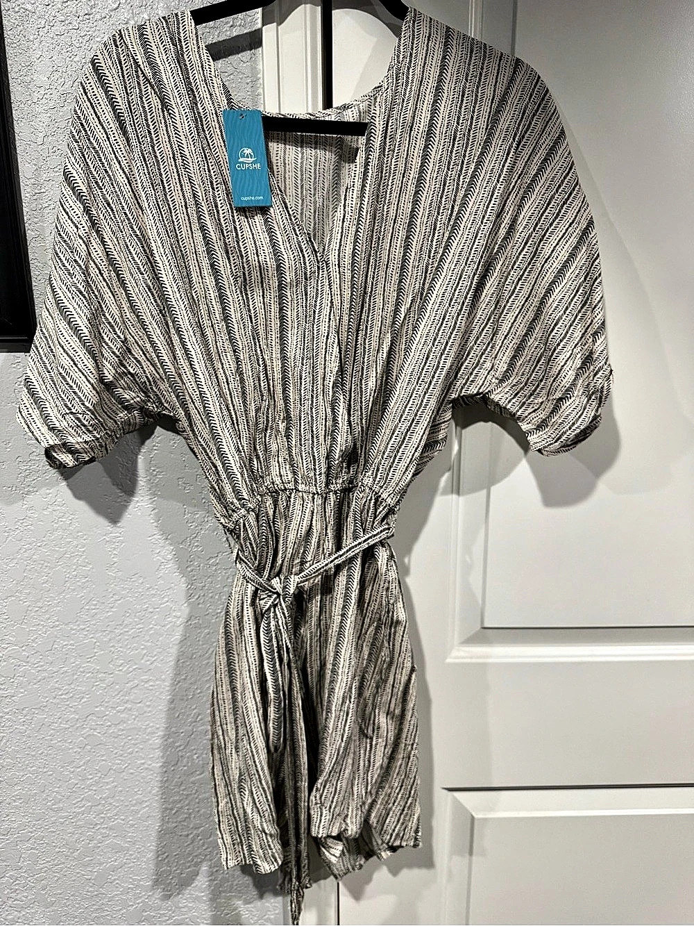 Striped short sleeve short romper Beige & Black Medium
